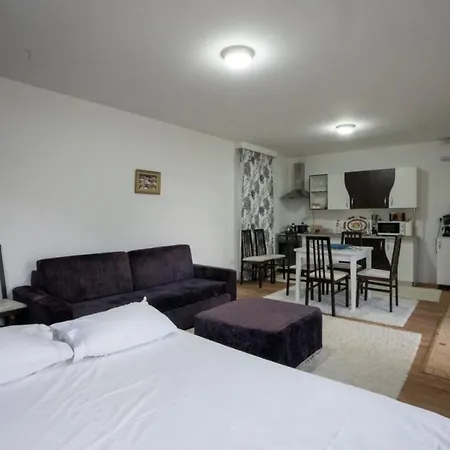 Сasa de vacaciones Among The Trees