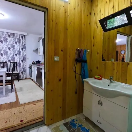 Among The Trees Široka